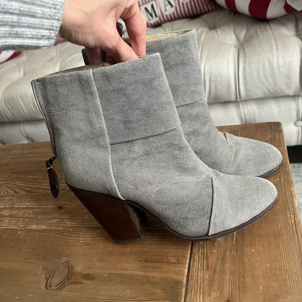 Rag & Bone Newbury Natural Canvas Heeled Ankle Boots  size 39 (9)
